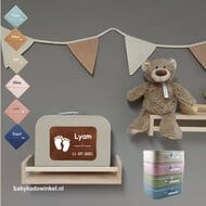 Babykoffertje met naam en datum met badcape of badjasje